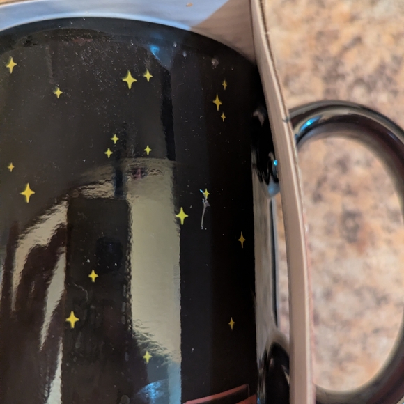 Holiday Time Color-Changing Mug - Gingerbread Man Design - Picture 4 of 4